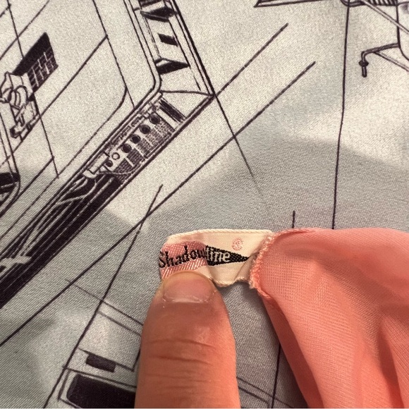 Elegant Pink Lace Trim Nightgown - Picture 2 of 12